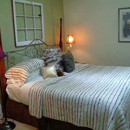 Inn To The Woods Friday Harbor Bilik gambar