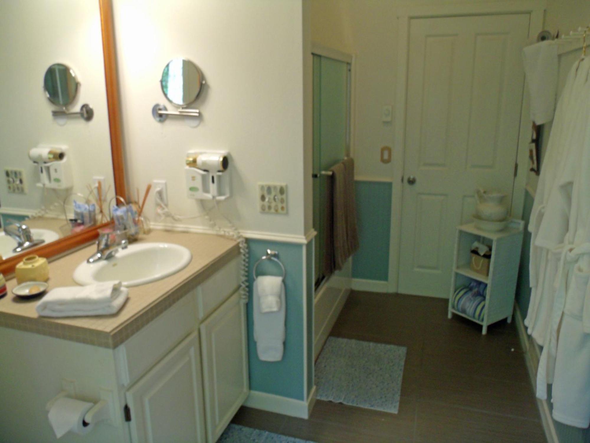 Inn To The Woods Friday Harbor Bilik gambar